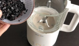 黑芝麻豆浆咖啡拍照,浓郁香醇，唤醒味蕾的绝妙饮品